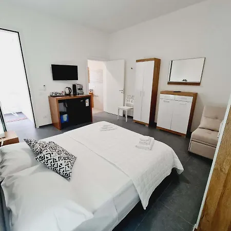 Medusa Room Apartment-3